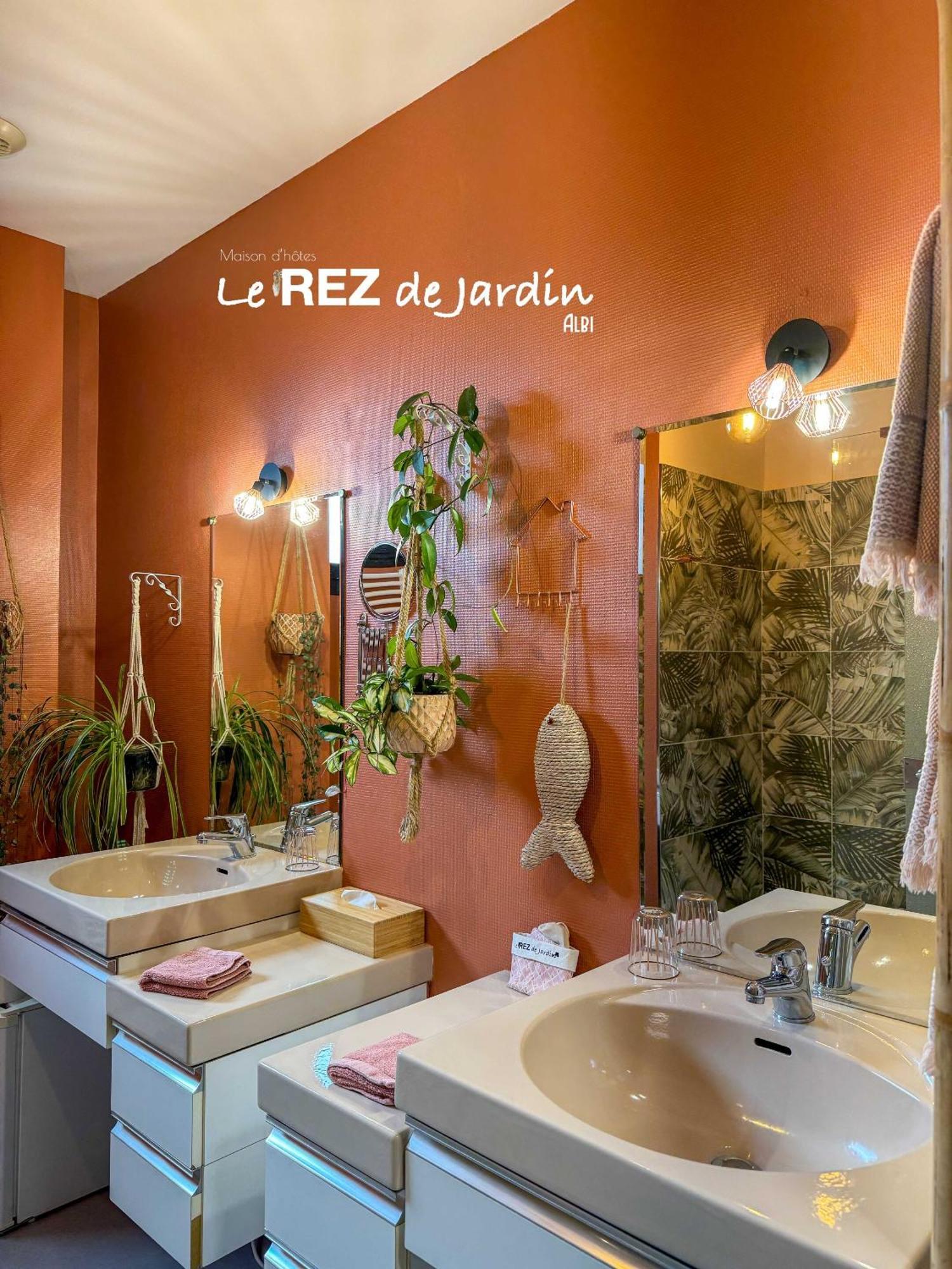 Le Rez De Jardin Albi Hotel Exterior photo