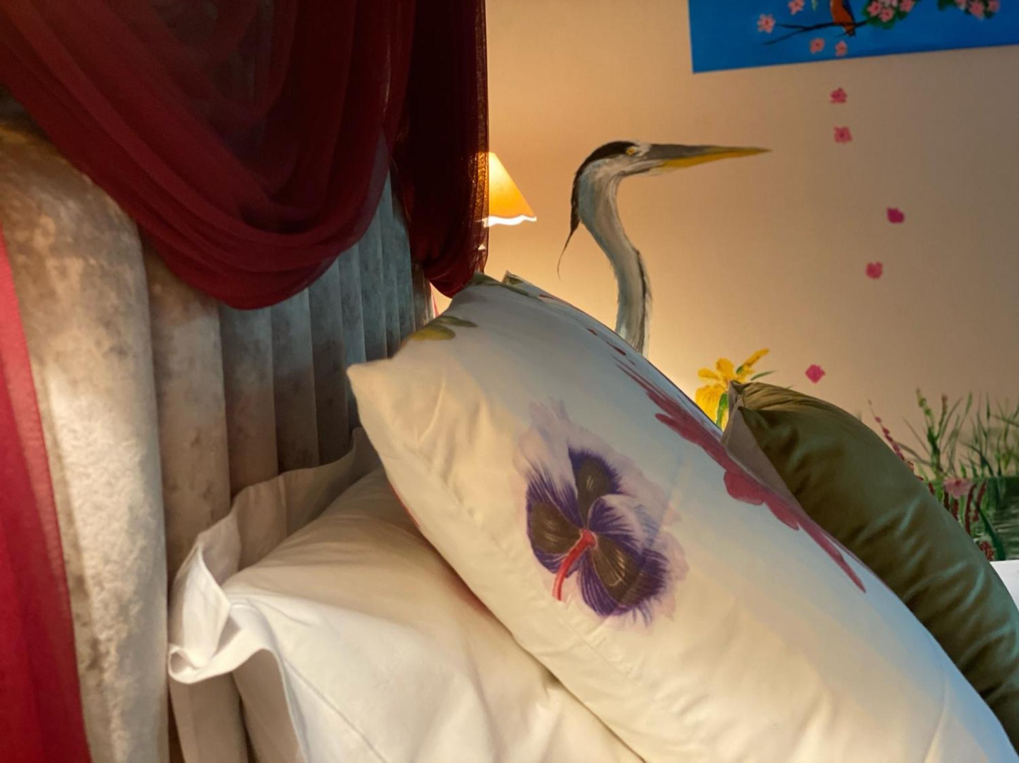 Le Rez De Jardin Albi Hotel Room photo